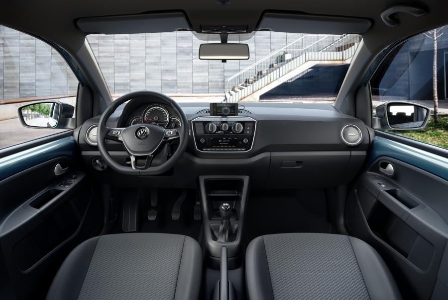 Торпедо Volkswagen up! Connect 2017 года  (LA) (фото 4 из 19)